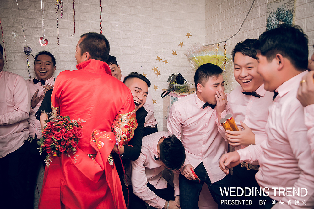 男男结婚这事,终于发生在澄海,在众人的祝福下完成.