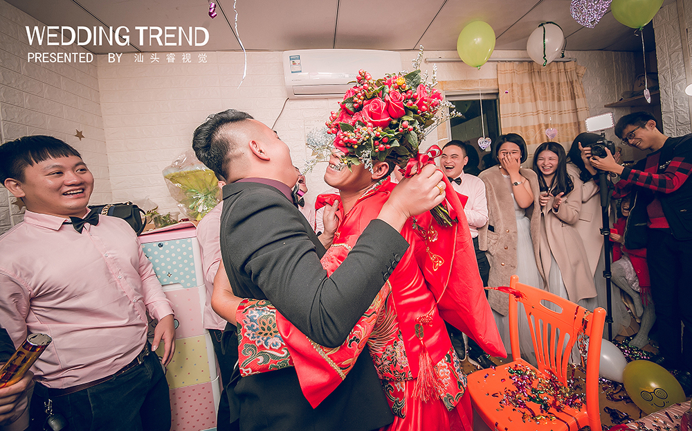 男男结婚这事,终于发生在澄海,在众人的祝福下完成.